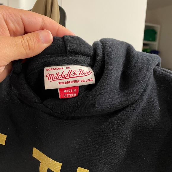 Toronto raptors mitchell and ness hoodie - Picture 2 of 3